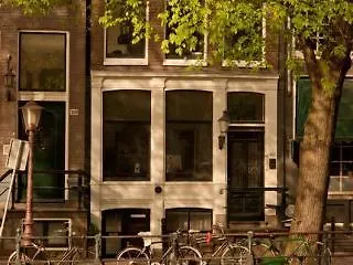 Bed & Breakfast Boutique 4*